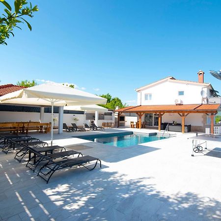 Vacation Villa Matic With 7 Bedrooms シニ エクステリア 写真