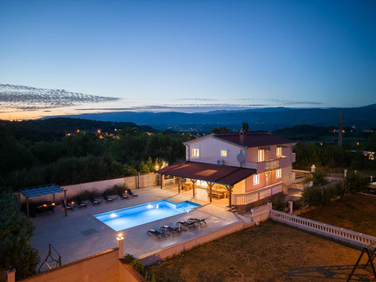 Vacation Villa Matic With 7 Bedrooms シニ エクステリア 写真