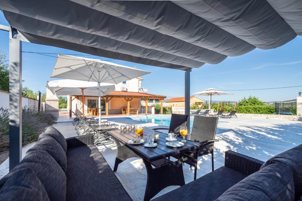 Vacation Villa Matic With 7 Bedrooms シニ エクステリア 写真