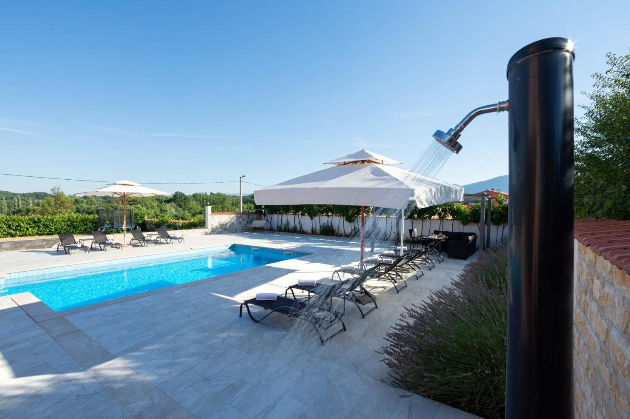 Vacation Villa Matic With 7 Bedrooms シニ エクステリア 写真