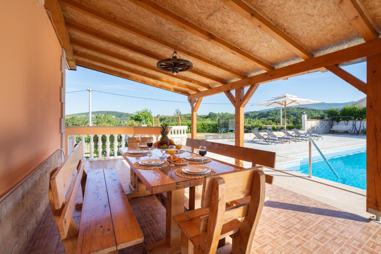 Vacation Villa Matic With 7 Bedrooms シニ エクステリア 写真