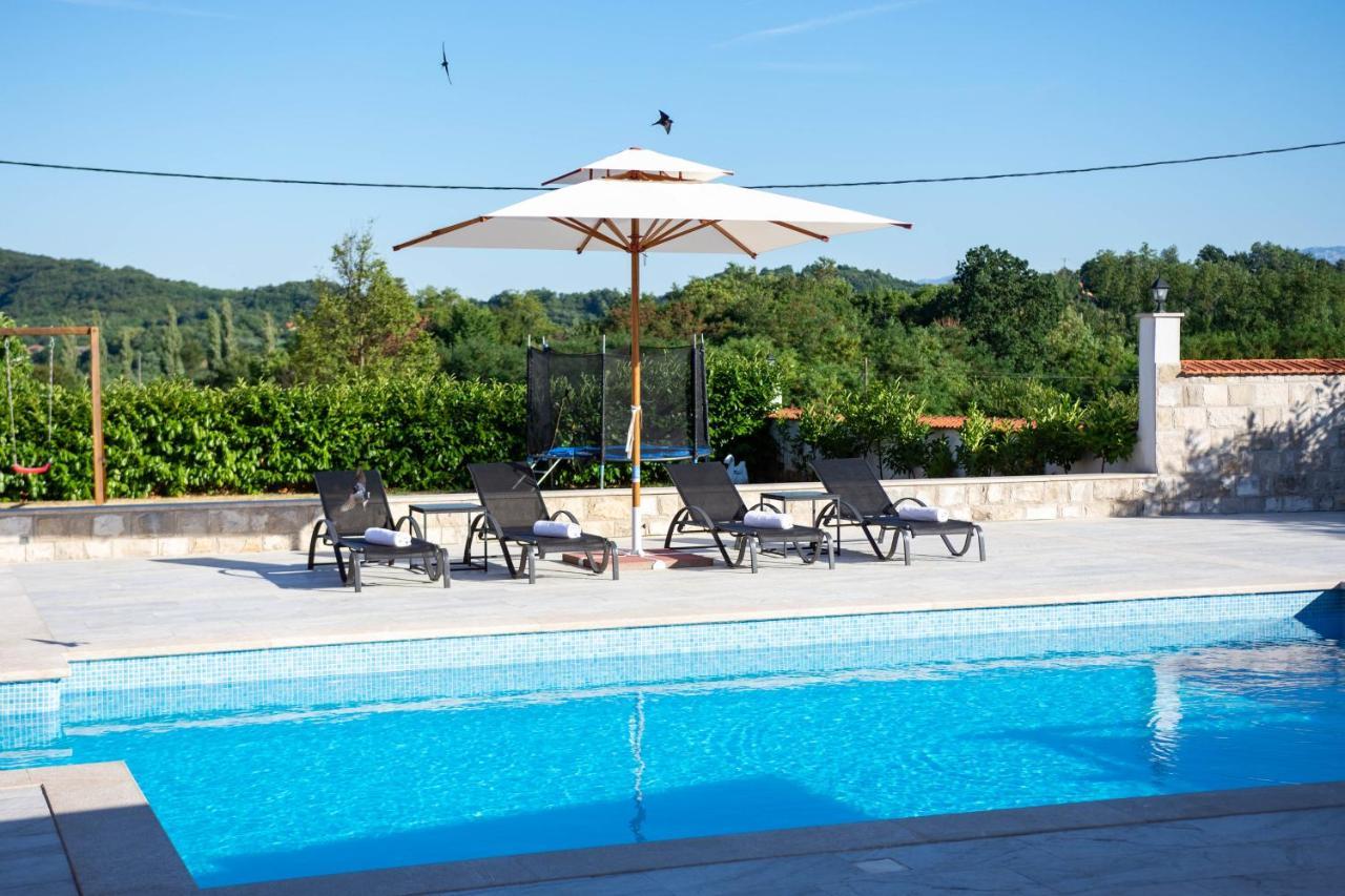 Vacation Villa Matic With 7 Bedrooms シニ エクステリア 写真