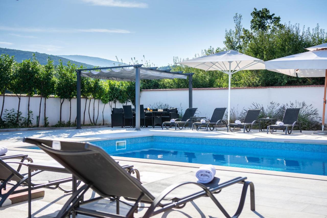 Vacation Villa Matic With 7 Bedrooms シニ エクステリア 写真
