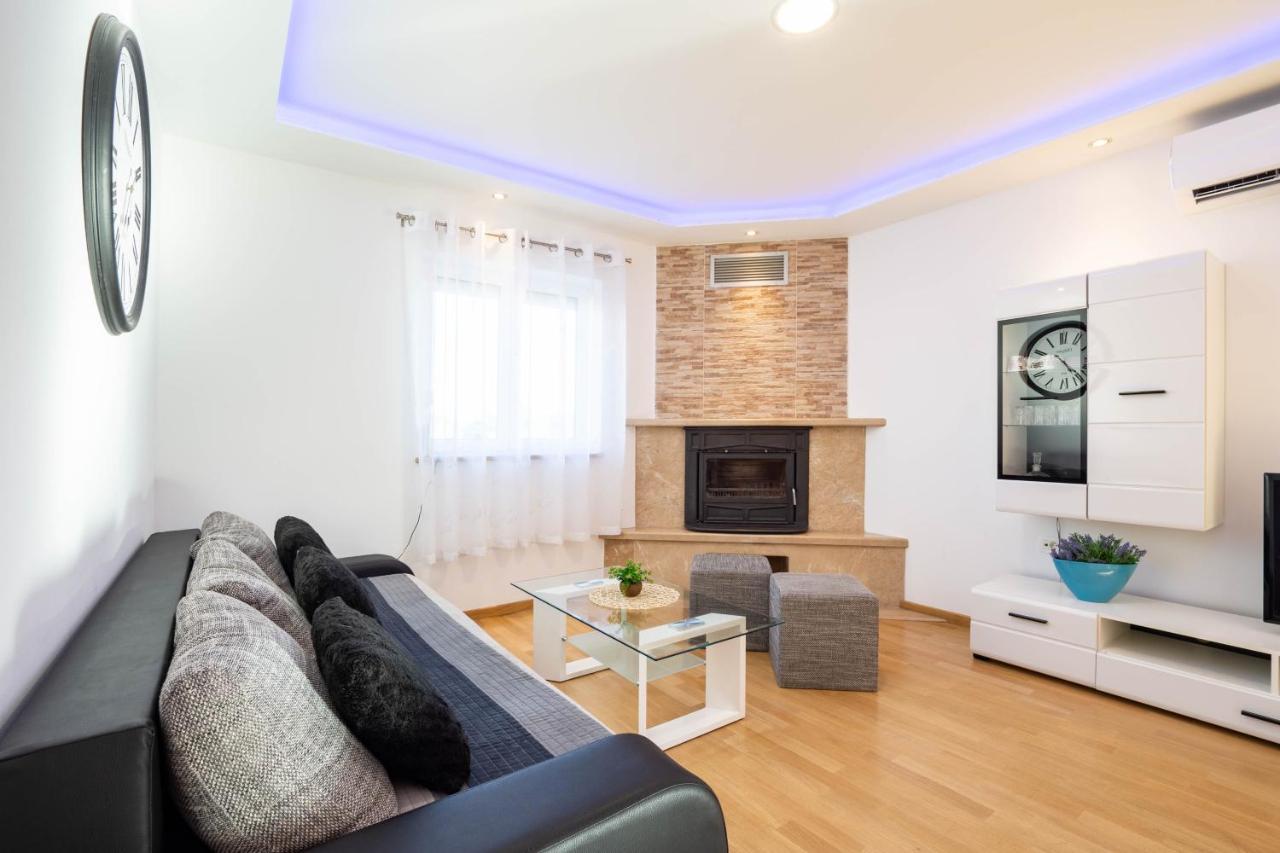Vacation Villa Matic With 7 Bedrooms シニ エクステリア 写真