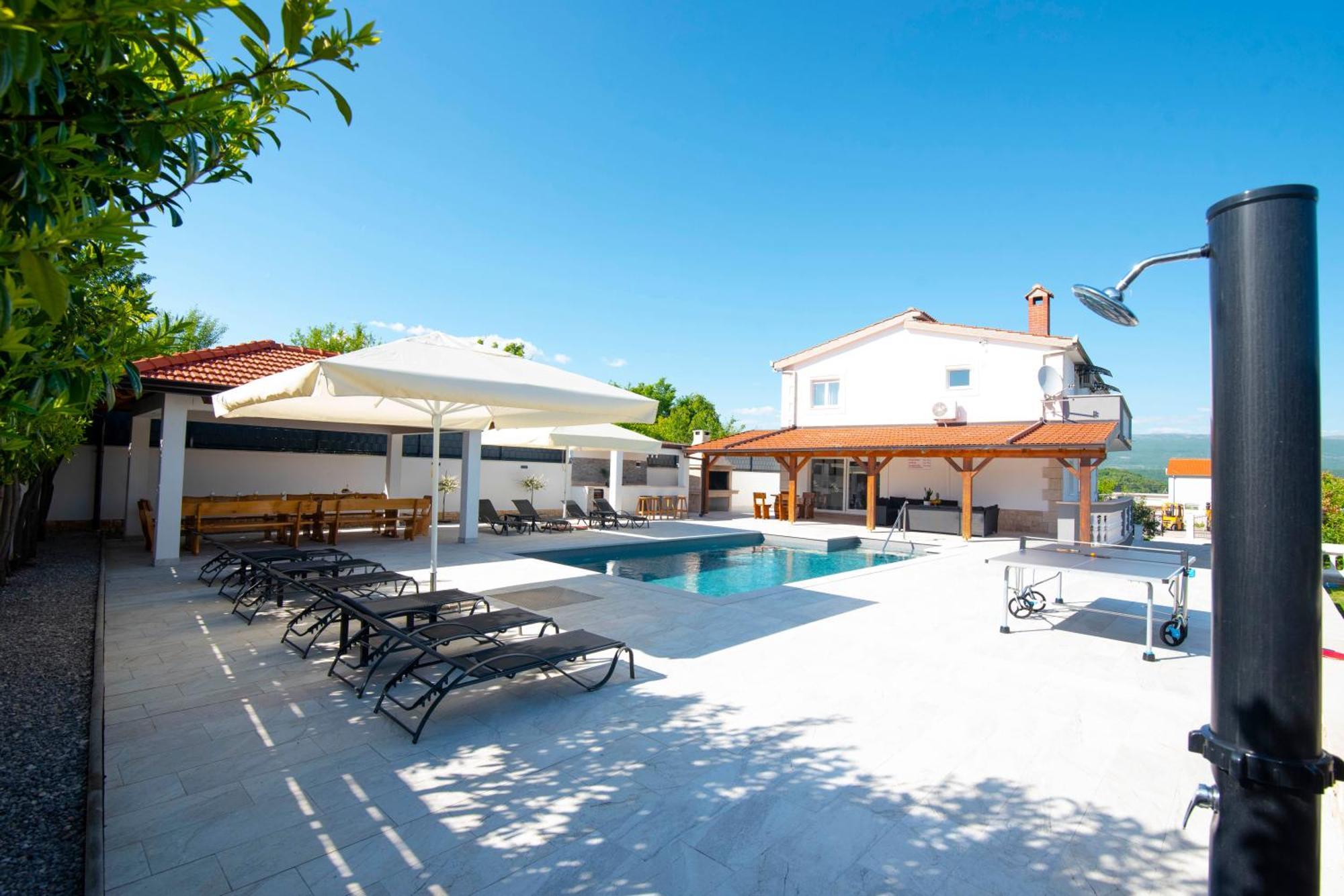 Vacation Villa Matic With 7 Bedrooms シニ エクステリア 写真