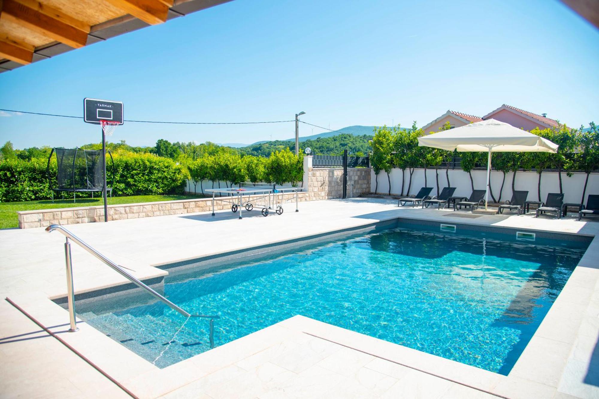 Vacation Villa Matic With 7 Bedrooms シニ エクステリア 写真