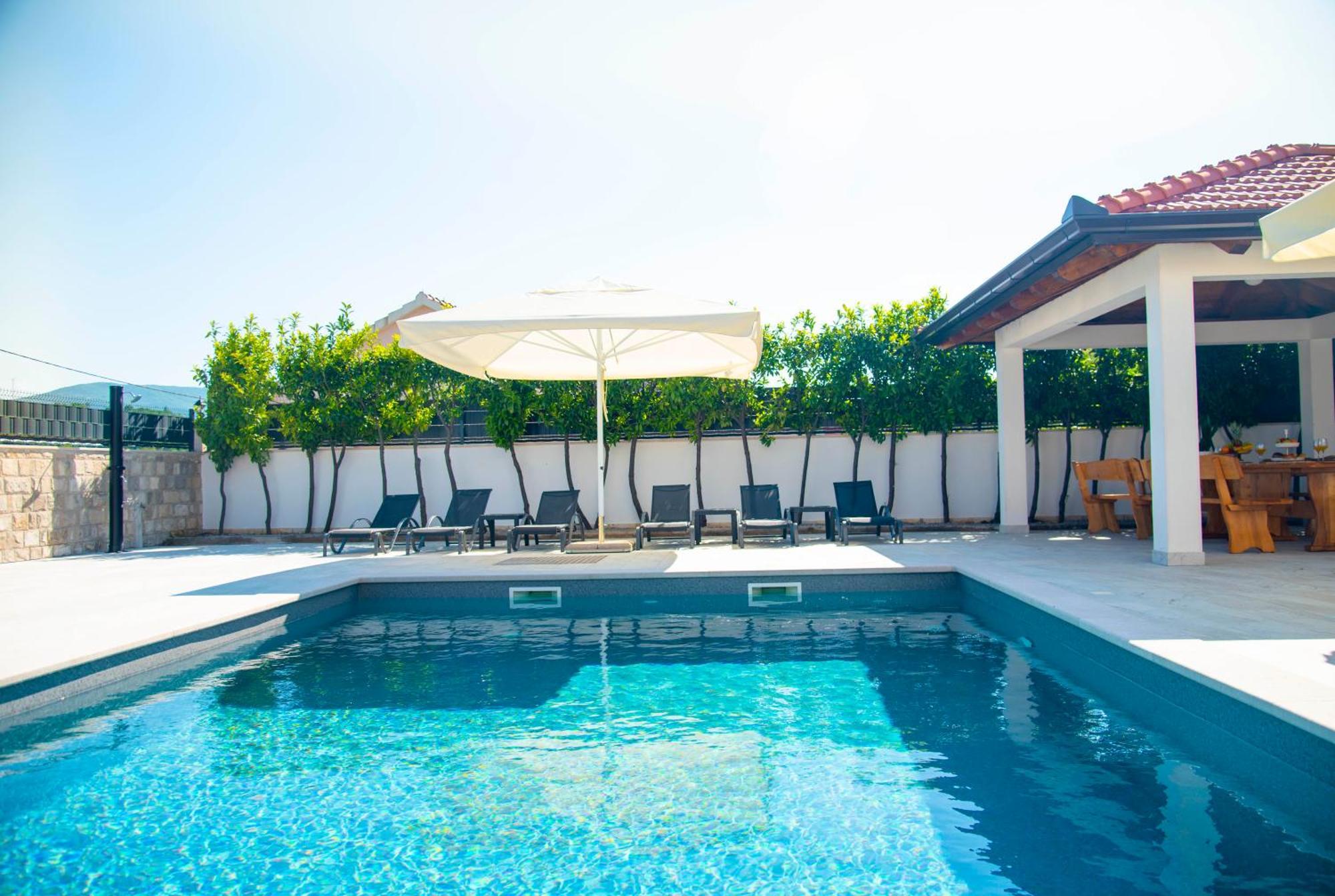 Vacation Villa Matic With 7 Bedrooms シニ エクステリア 写真