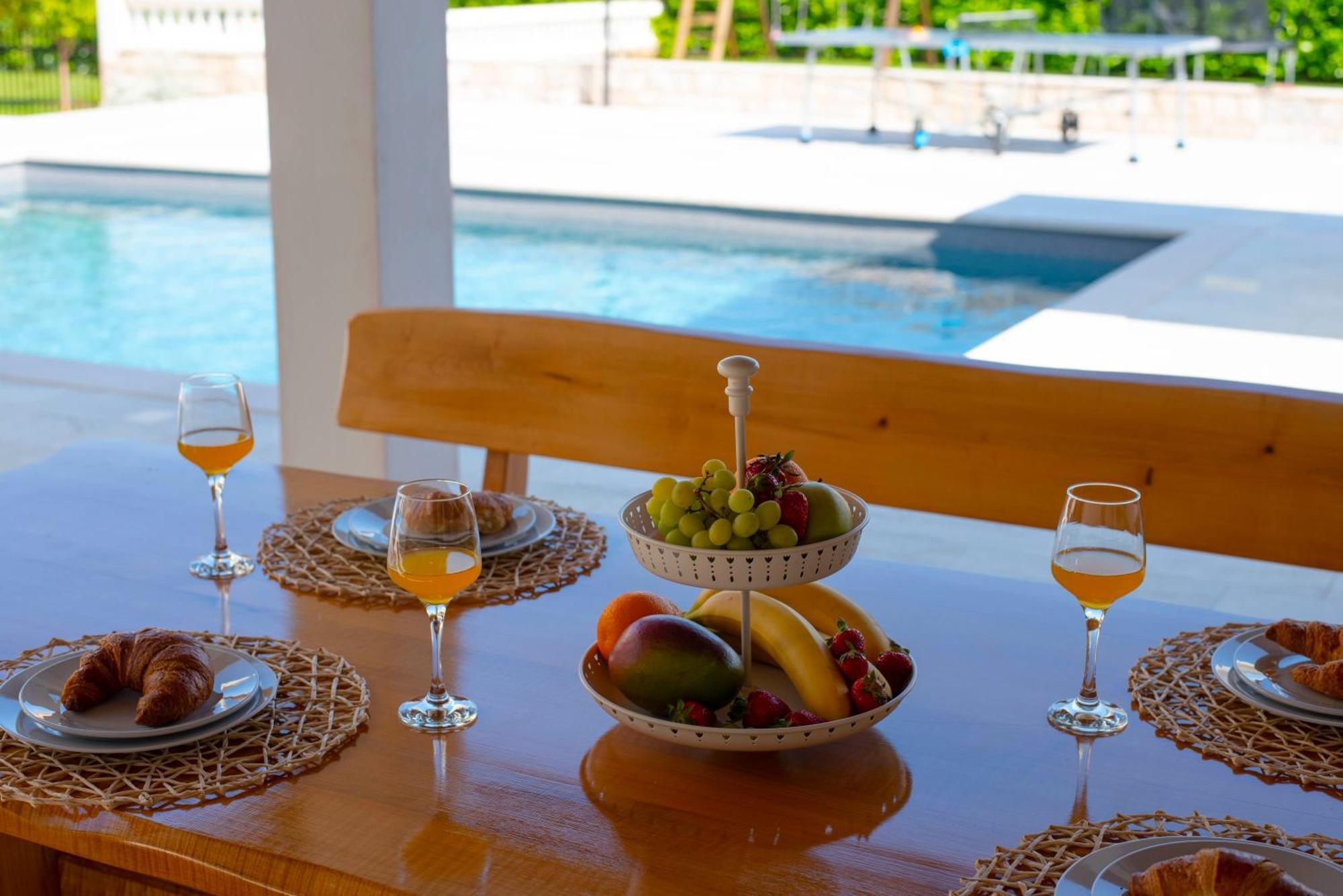Vacation Villa Matic With 7 Bedrooms シニ エクステリア 写真